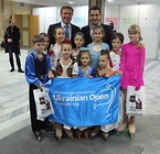 Маленькі фігуристи UKRAINIAN OPEN-2013 отримали подарунки  від Сергія Бубки